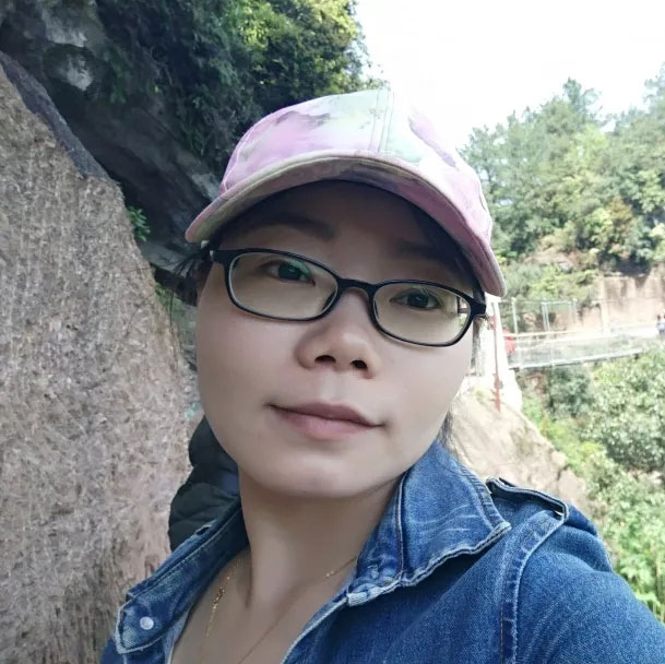 人物：龍艷--驚艷不了年華，那就去溫柔歲月