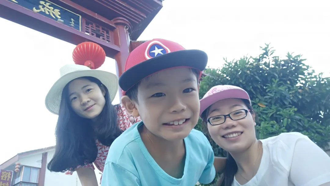 人物：龍艷--驚艷不了年華，那就去溫柔歲月